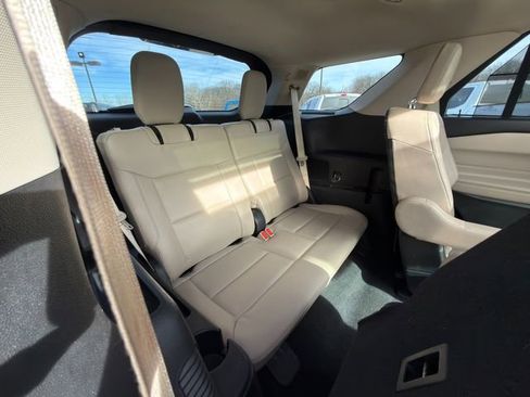 Used 2021 Ford Explorer Limited w/ Hybrid Equipment Group 310A image 11