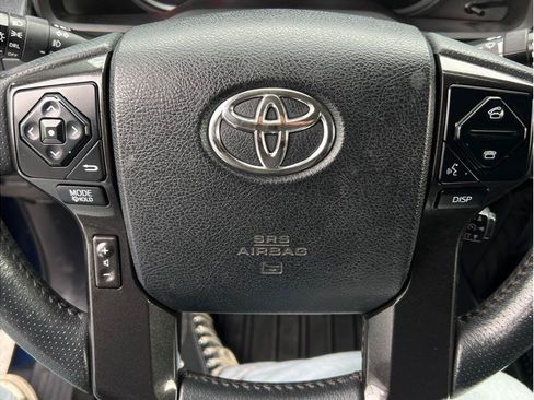 Used 2019 Toyota 4Runner TRD Off-Road Premium AWD/4WD image 3