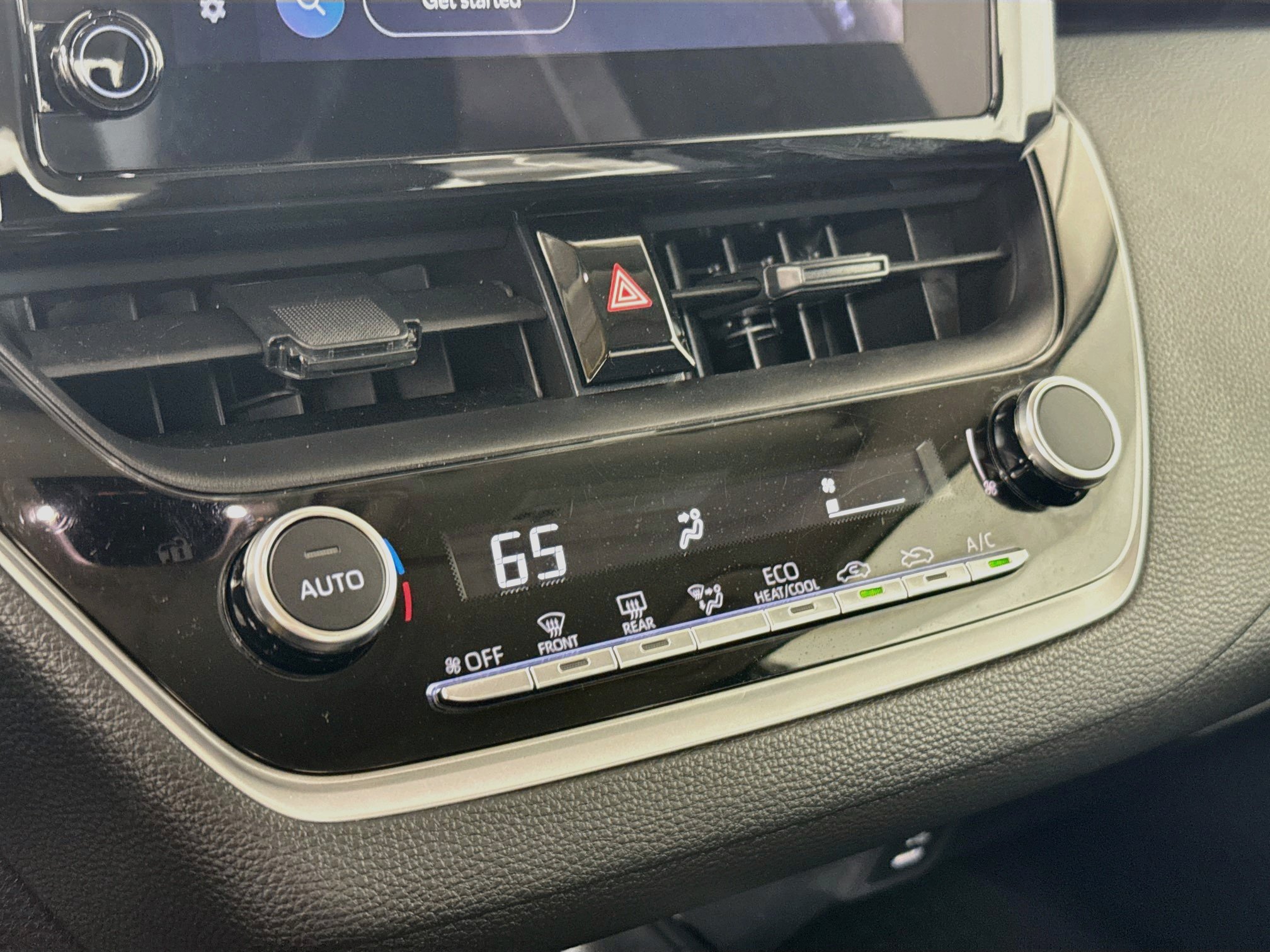 Certified 2025 Toyota Corolla LE FWD image 17