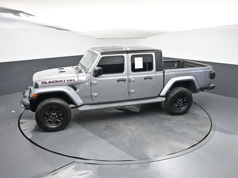 Used 2020 Jeep Gladiator Overland image 36