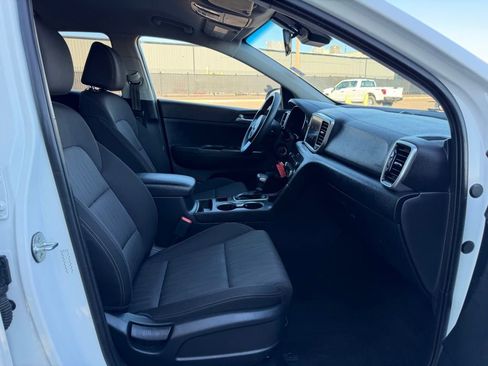 Used 2021 Kia Sportage LX image 16
