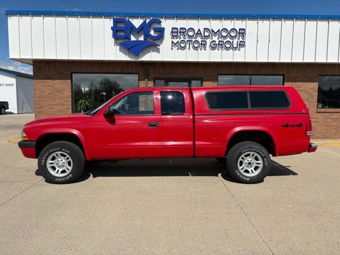 Used 2004 Dodge Dakota Sport w/ PWR Convenience Group AWD/4WD image 2