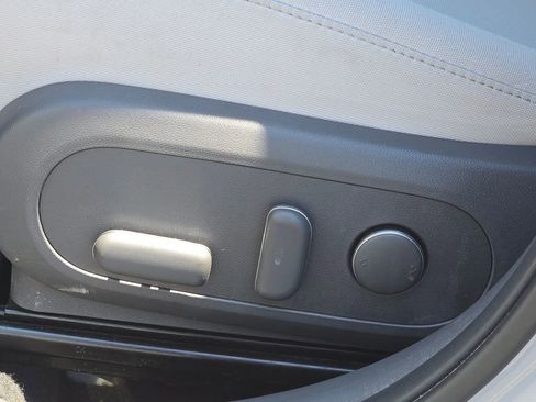 Used 2025 Hyundai Kona SEL AWD/4WD image 18