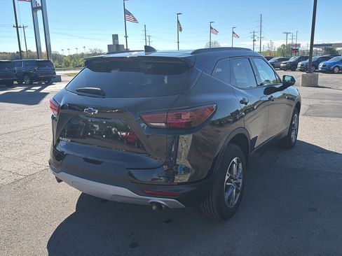 Used 2024 Chevrolet Blazer LT w/ Convenience Package FWD image 4