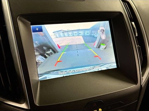 Used 2020 Ford Edge SE FWD image 22