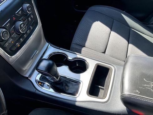 Used 2018 Jeep Grand Cherokee Laredo RWD image 17