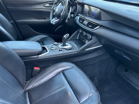 Used 2022 Alfa Romeo Stelvio Sprint RWD image 17