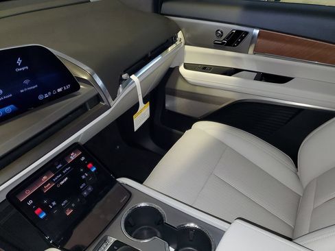 New 2027 Cadillac Vistiq Luxury AWD/4WD image 21