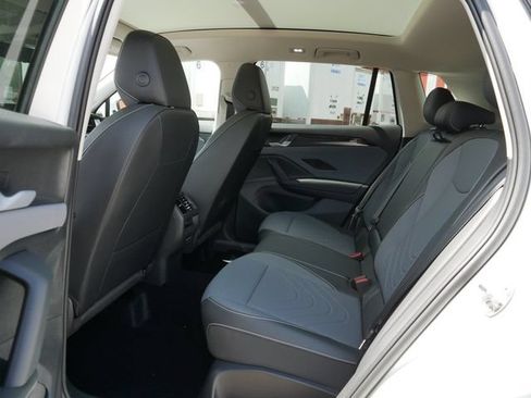 New 2026 Volkswagen Tiguan SE AWD/4WD image 8