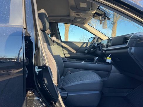 New 2025 Nissan Kicks SV w/ SV Premium Package image 18