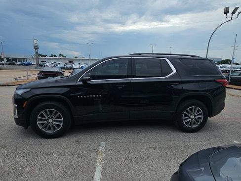 Used 2023 Chevrolet Traverse LT FWD image 4