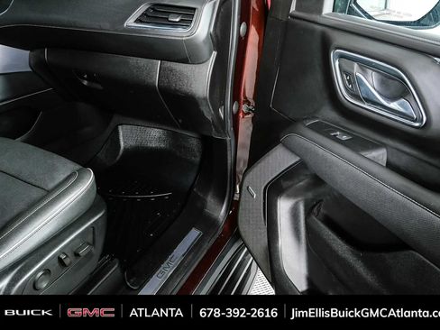 Used 2023 GMC Yukon XL SLT AWD/4WD image 50