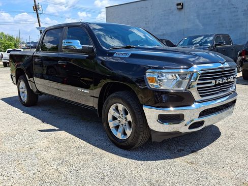Used 2024 RAM 1500 Laramie AWD/4WD image 7