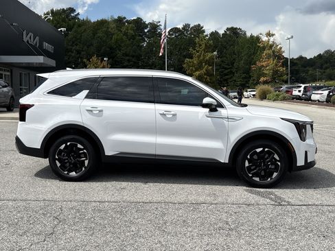 Certified 2025 Kia Sorento S AWD/4WD image 22