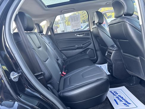 Used 2018 Ford Edge Titanium w/ Technology Package AWD/4WD image 25