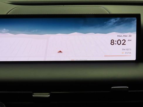 Used 2025 Genesis G80 2.5T image 12