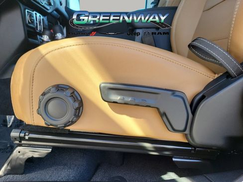 Used 2023 Jeep Wrangler Unlimited Sahara w/ Cold Weather Group AWD/4WD image 19