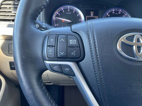 Used 2015 Toyota Highlander XLE AWD/4WD image 28