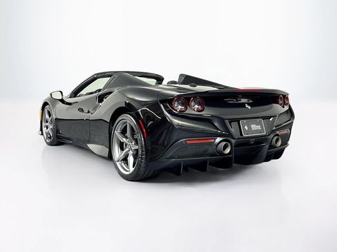 Used 2023 Ferrari F8 Tributo RWD image 2