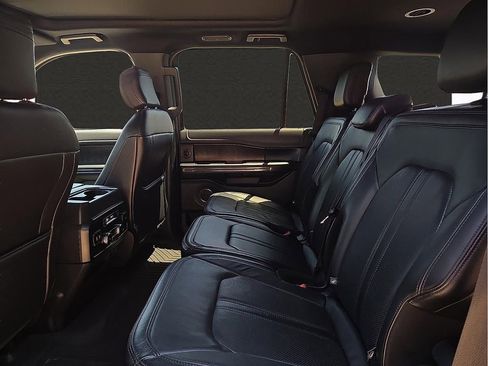 Used 2018 Ford Expedition Limited RWD image 10
