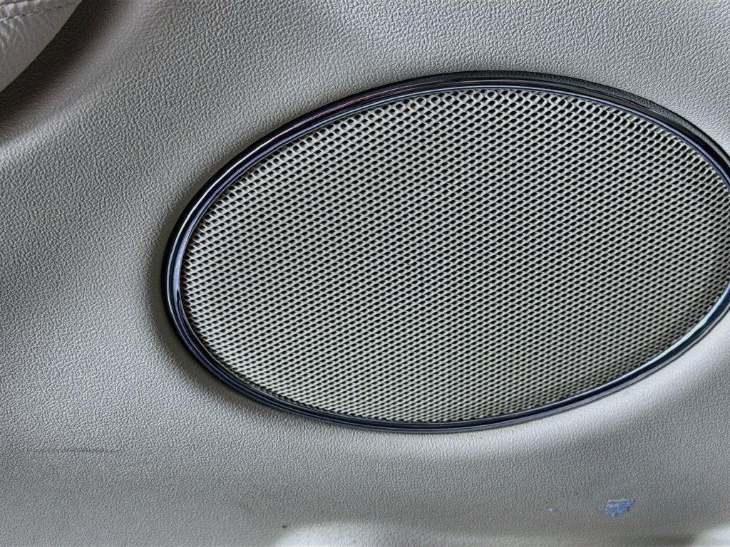 Used 2019 Lincoln MKT AWD image 22