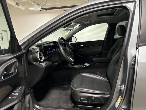 Used 2024 Chevrolet Trax ACTIV w/ Sunroof Package FWD image 20