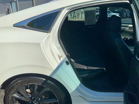 Used 2019 Honda Civic Sport image 24