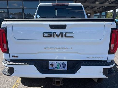 Used 2020 GMC Sierra 2500 Denali w/ Denali Ultimate Package AWD/4WD image 6
