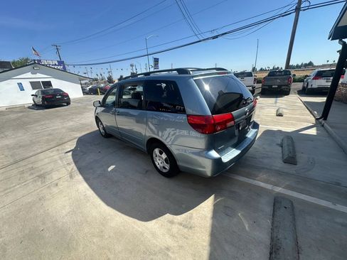Used 2005 Toyota Sienna LE w/ LE Pkg 3 FWD image 13