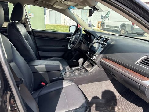 Used 2018 Subaru Outback 2.5i Limited AWD/4WD image 23