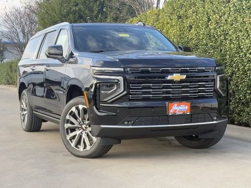 New 2026 Chevrolet Suburban High Country image 2