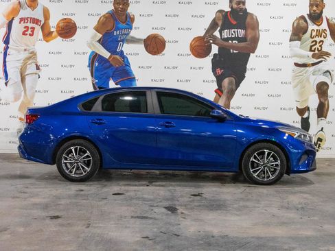 Used 2023 Kia Forte LXS w/ LXS Technology Package image 17