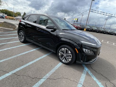 Certified 2023 Hyundai Kona Limited FWD image 7