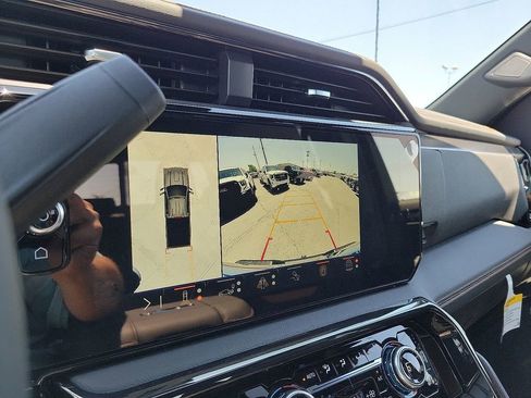 Used 2024 GMC Sierra 2500 AT4 w/ AT4 Premium Plus Package image 16