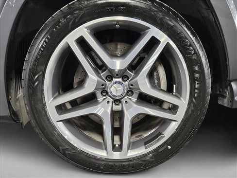 Used 2017 Mercedes-Benz GLS 550 4MATIC image 24