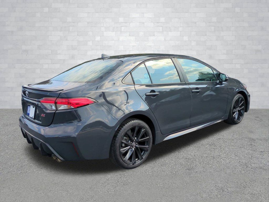 Used 2023 Toyota Corolla SE FWD image 5