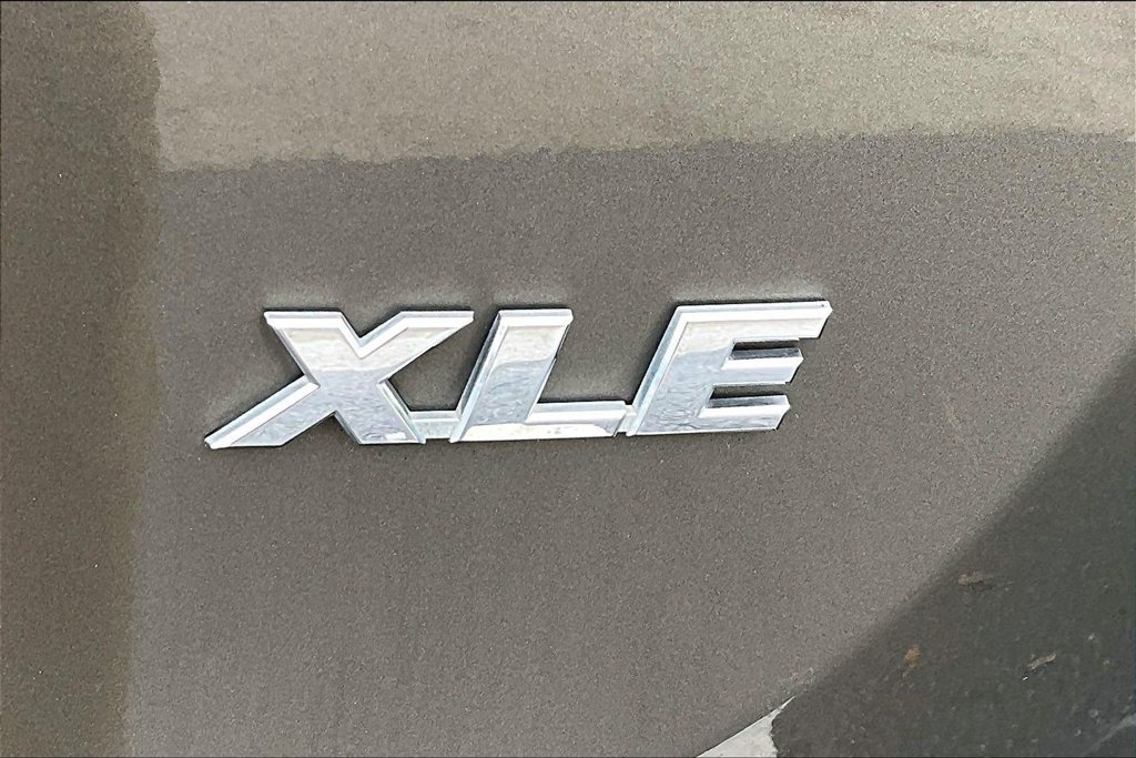 Used 2015 Toyota RAV4 XLE FWD image 24