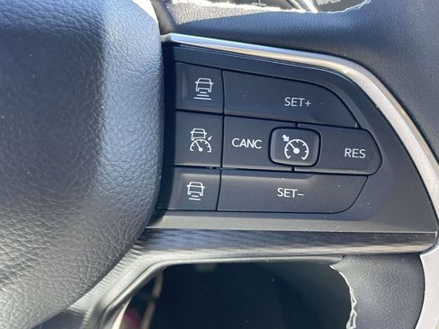 Used 2024 Jeep Grand Cherokee Laredo w/ MOPAR Finishing Package image 7