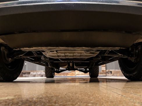 Used 2023 Chevrolet Suburban Premier w/ Premium Package image 15