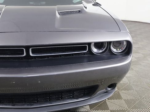 Used 2019 Dodge Challenger SXT image 11