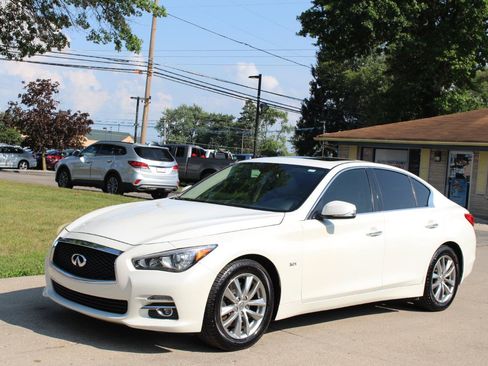 Used 2017 INFINITI Q50 3.0t Premium w/ 3.0T Premium Plus Package AWD/4WD image 5