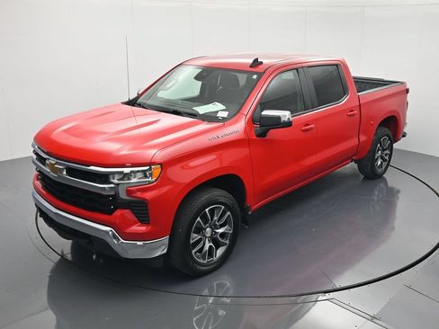 Used 2022 Chevrolet Silverado 1500 LT AWD/4WD image 29