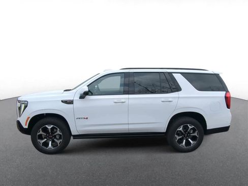 Used 2025 GMC Yukon AT4 w/ AT4 Premium Package AWD/4WD image 5