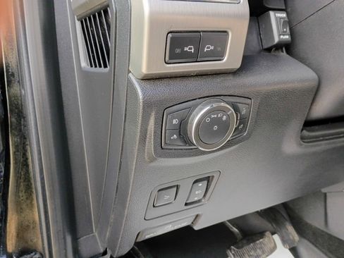 Used 2017 Ford F250 Platinum w/ FX4 Off-Road Package image 18