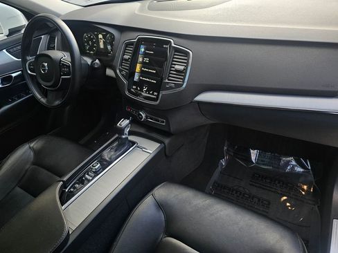 Used 2021 Volvo XC90 T5 Momentum w/ Climate Package image 23