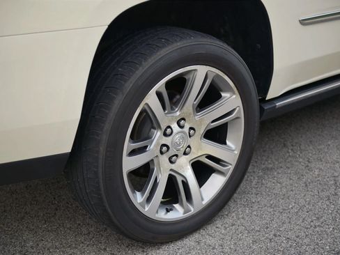 Used 2015 Cadillac Escalade Premium AWD/4WD image 38