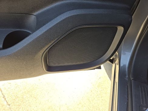 Used 2020 Nissan Titan SV w/ SV Convenience Package image 41