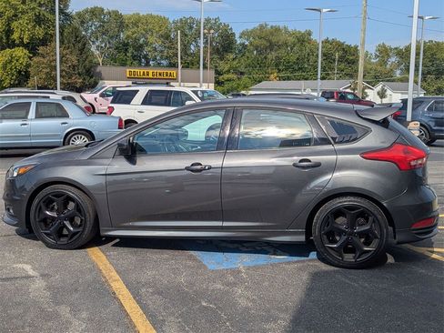 Used 2018 Ford Focus ST image 6