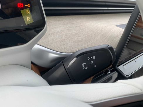 New 2025 Volkswagen ID. Buzz 1st Edition image 13