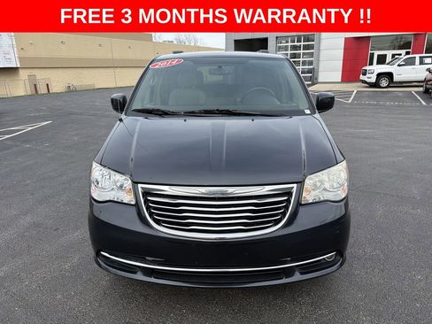 Used 2014 Chrysler Town & Country Touring image 25